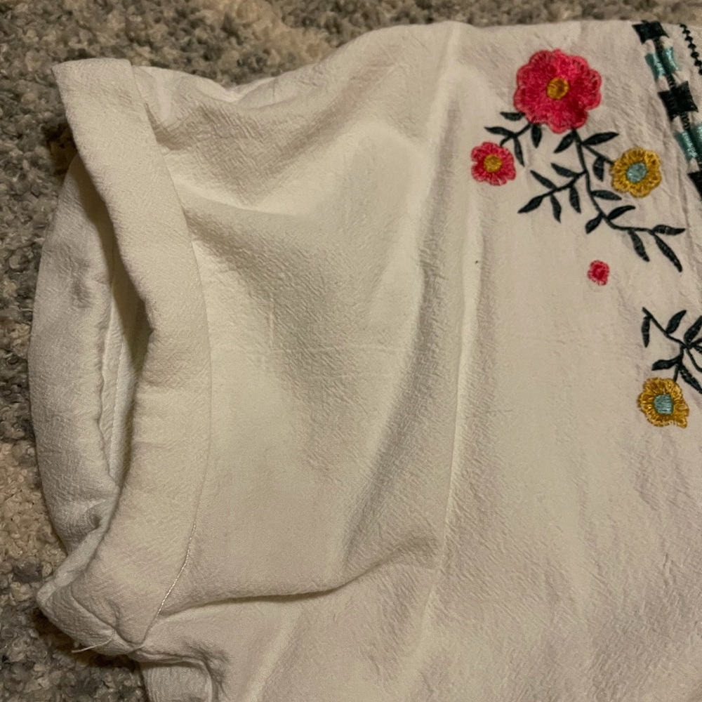 Embroidered Top - Picture 3 of 3